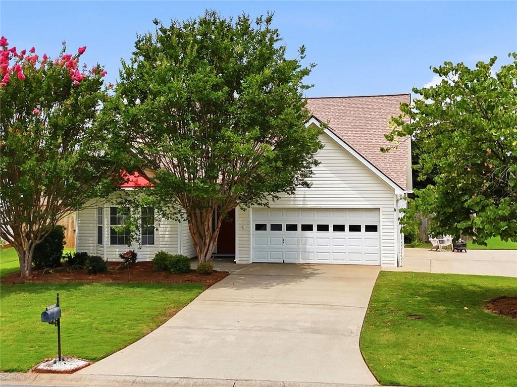 216 Lee Court