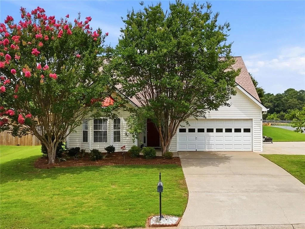216 Lee Court