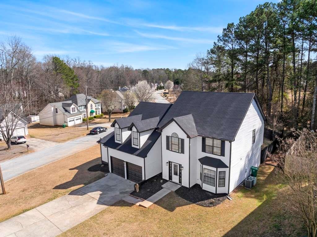 6107 Waterton Drive, Lithonia, Georgia image 2