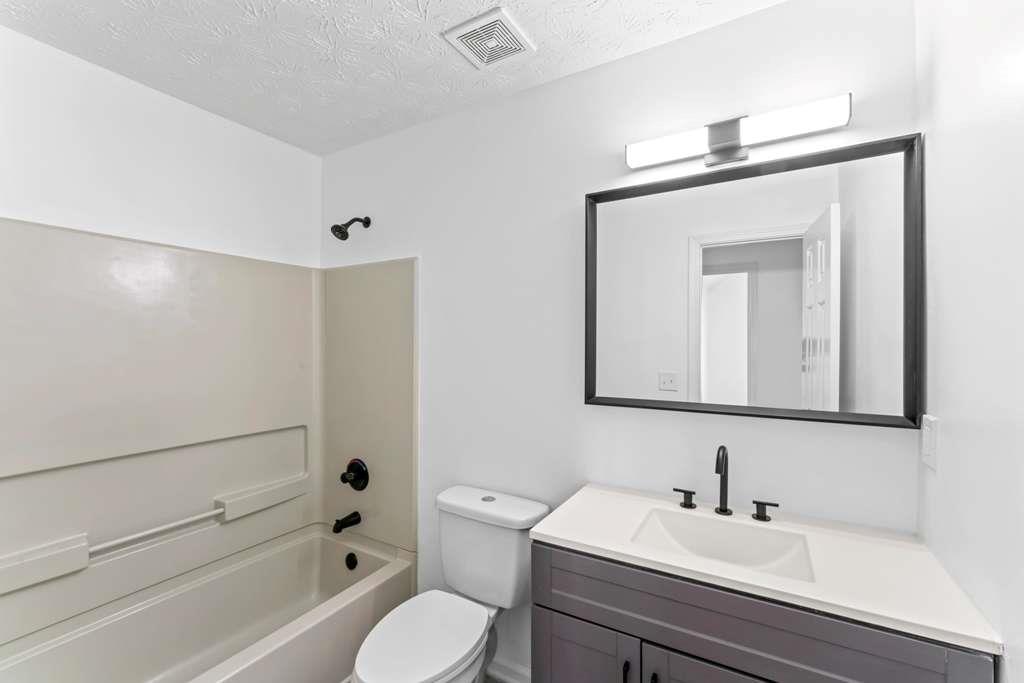 6107 Waterton Drive, Lithonia, Georgia image 40