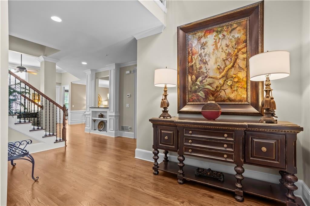 2424 Loxford Lane