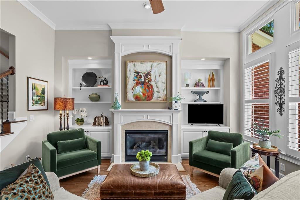 2424 Loxford Lane