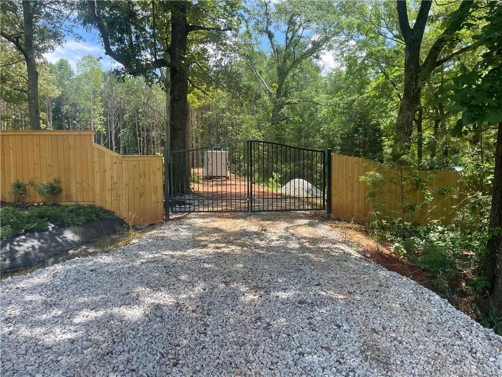 1240 N Mcdonough Drive, Griffin, Georgia image 1