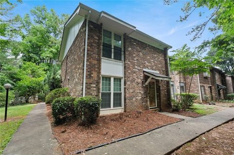 Townhouse For Sale - 707 Garden Walk Drive #707<br/> Dekalb County, Stone Mountain, GA 30083