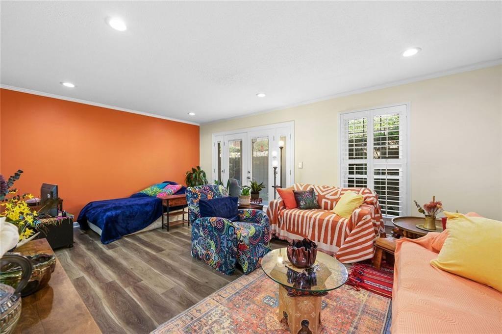 6851 Roswell Road F3