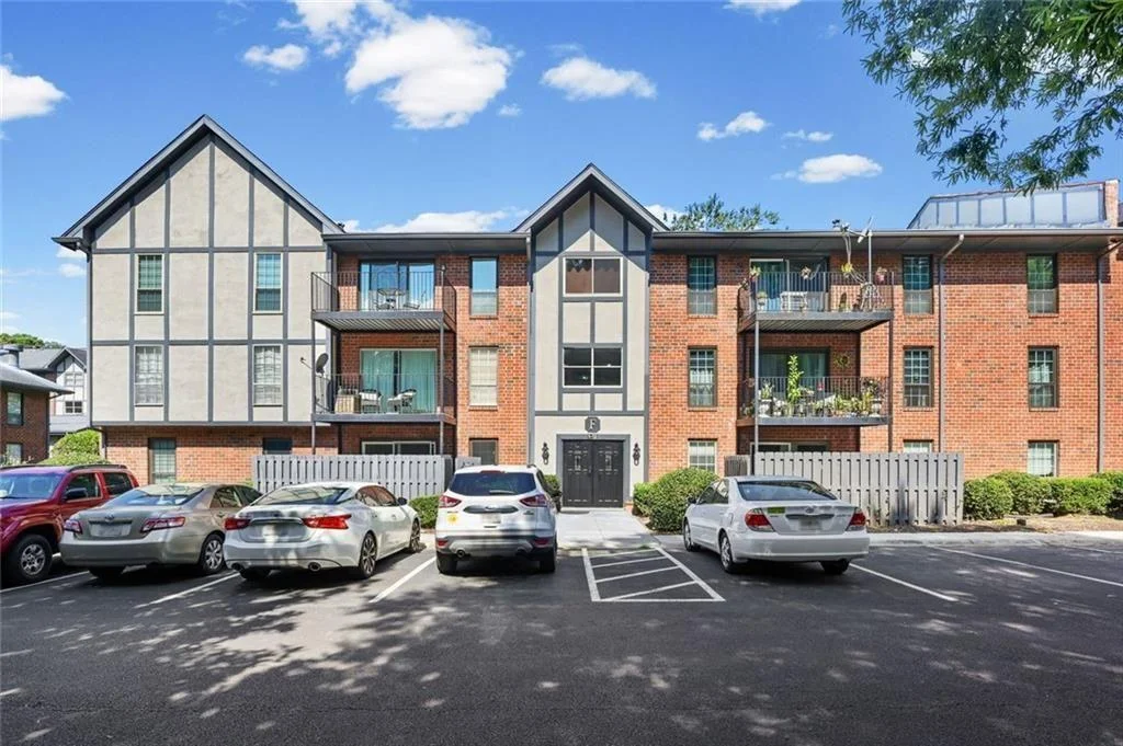 6851 Roswell Road Unit F3