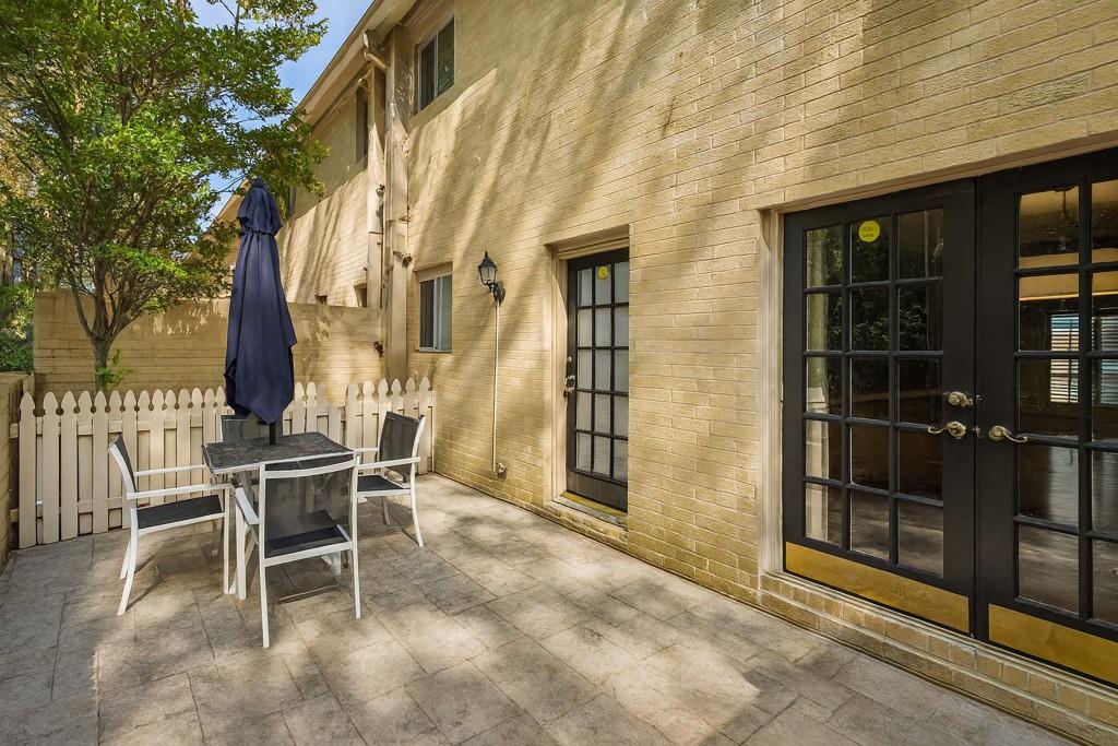 Round Hill Condominiums - Residential
