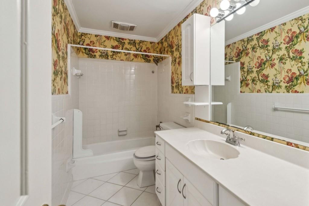 Round Hill Condominiums - Residential