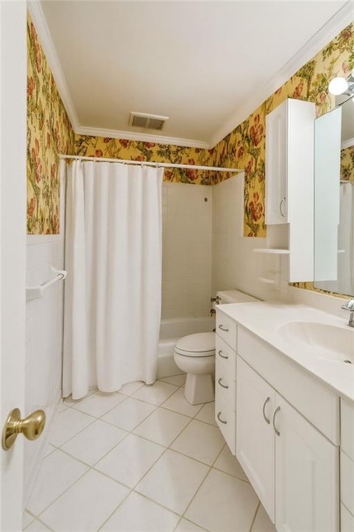 Round Hill Condominiums - Residential