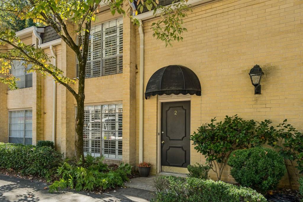Round Hill Condominiums - Residential