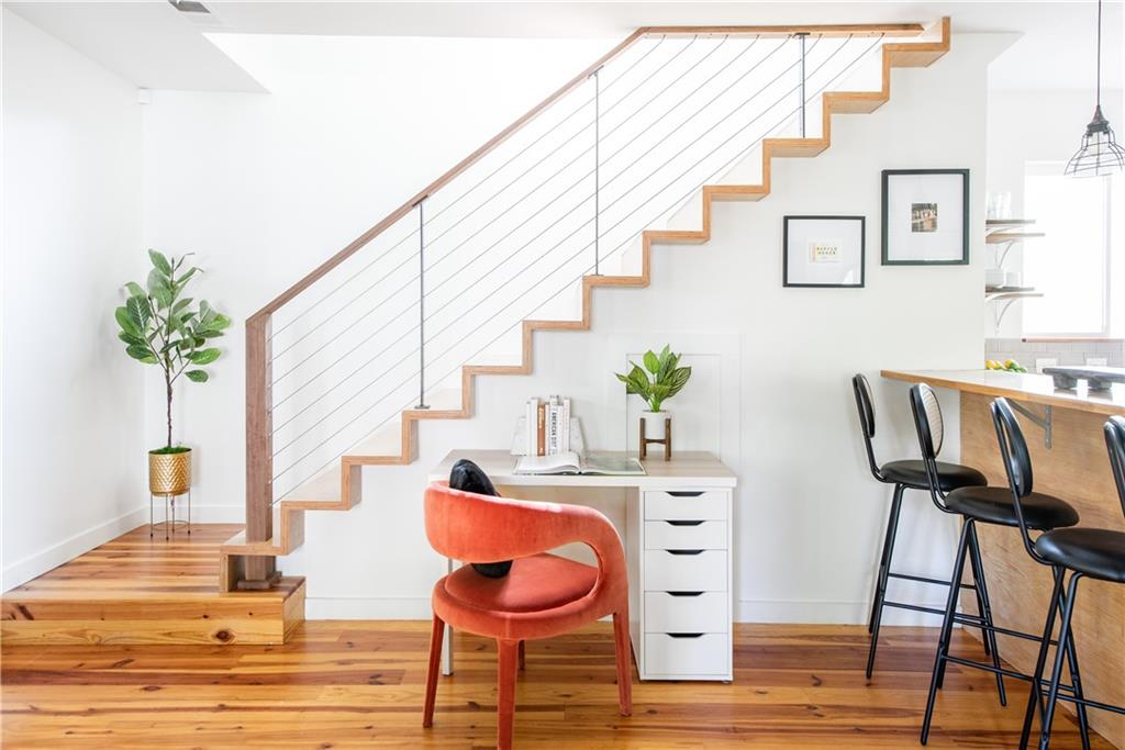 715 Hobart Avenue SE