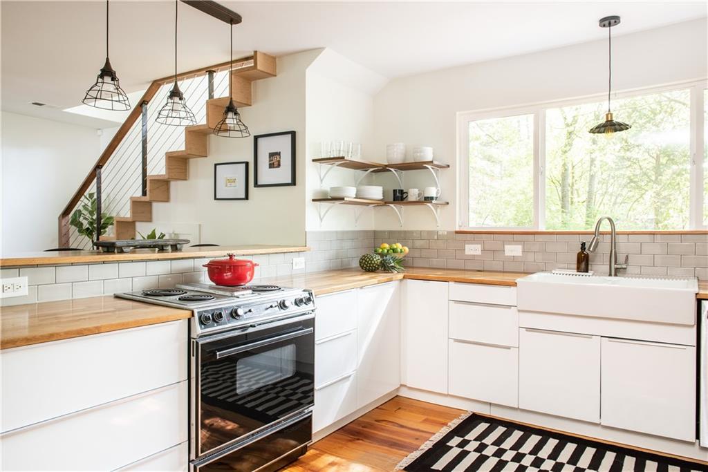 715 Hobart Avenue SE