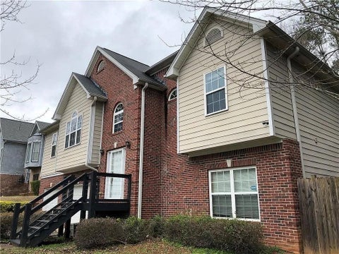 Homes For Sale - 2815 Emerald Court<br/> Atlanta, GA 30311
