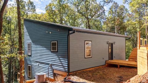 Homes For Sale - 400 Molly Circle<br/> Ellijay, GA 30540