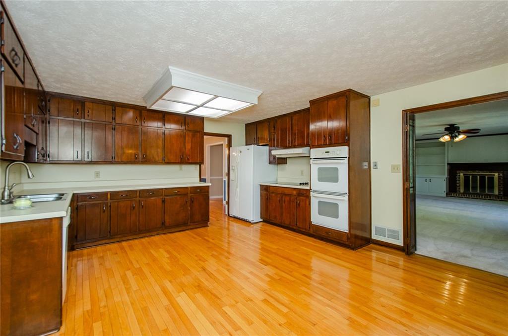 4503 Rivercliff Drive, Lilburn, Georgia image 33