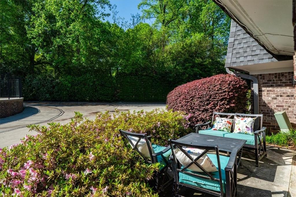 1152 Hampton Way, Atlanta, Georgia image 4