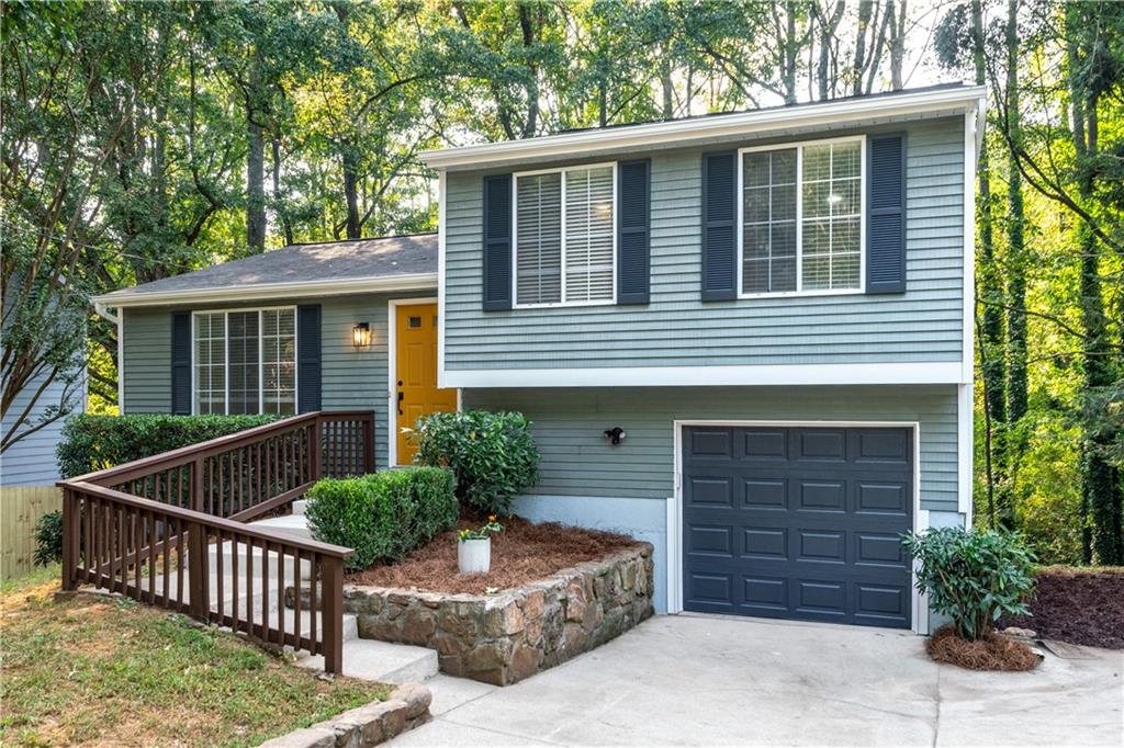 This beautifully updated home is featuring:
* A brand-new kitchen with modern stainless steel appliances, white cabinets & quartz countertops
* Fresh paint, new flooring, and stylish light fixtures throughout
* A versatile bonus space—perfect for an office, reading nook, or mudroom
* Finished basement with endless options—movie room, playroom, or guest space
* New garage door & privacy fence
* A wooded backyard offering peace, privacy & charm