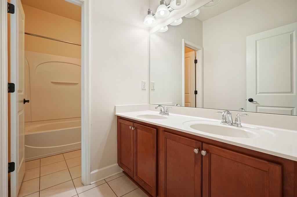 Oaks Powers Ferry The T/H - Residential