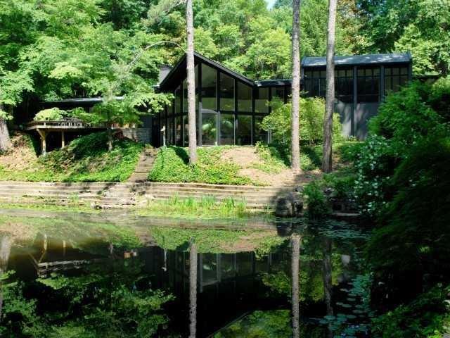 2518 W Wesley Road NW