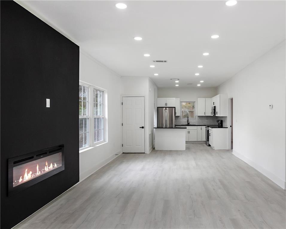 1097 Hubbard Street, Atlanta, Georgia image 10