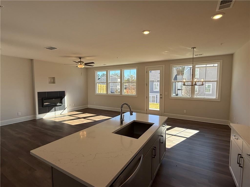 927 Crestmanor Drive