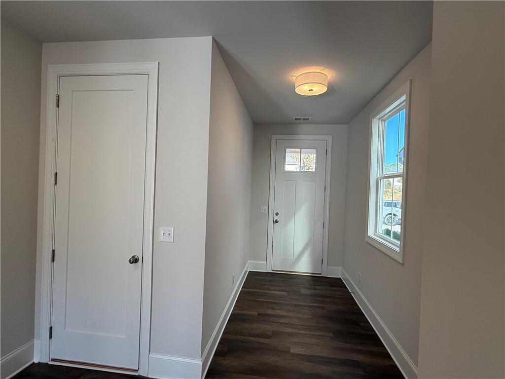 927 Crestmanor Drive