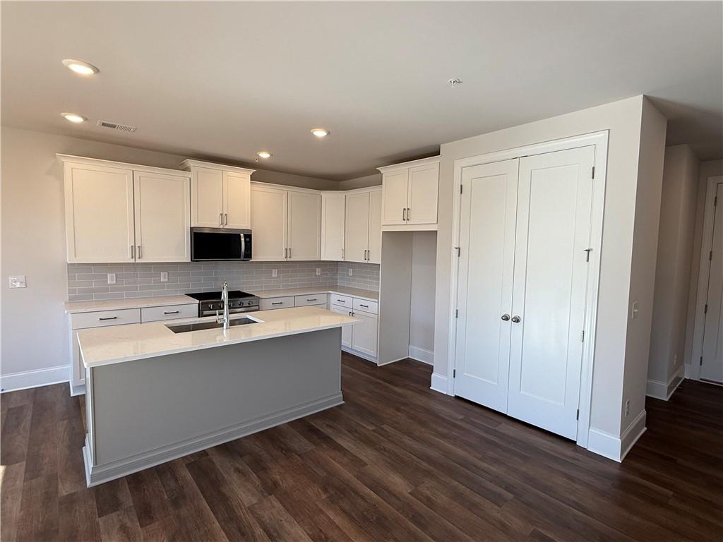 927 Crestmanor Drive