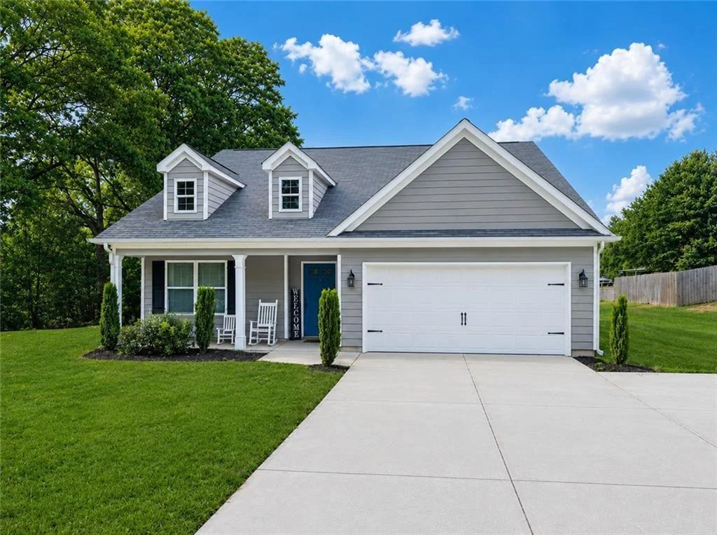 621 Rockwell Church Road NW