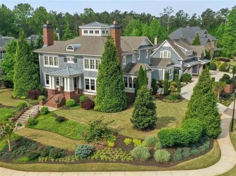 Homes For Sale - 2010 Caladium Way Way<br/> Roswell, GA 30075