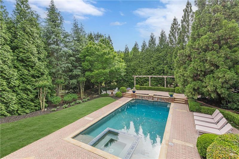 2010 Caladium Way