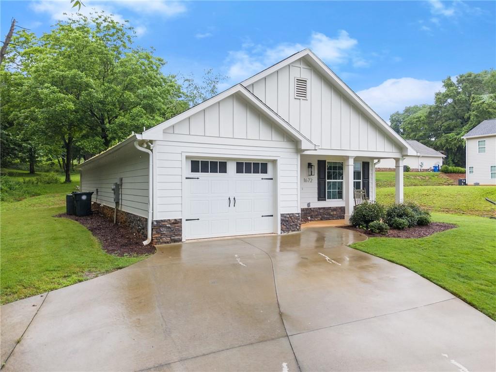 1672 Meadow Lark Lane