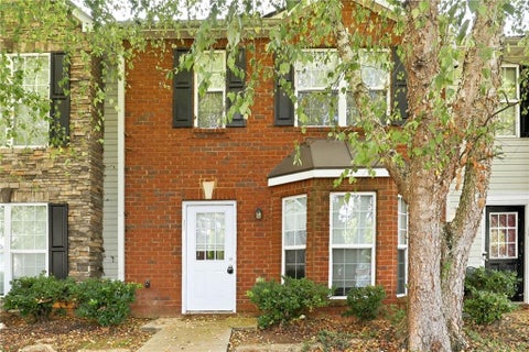 Townhouse For Rent - 2002 Grove Way<br/> Hampton, GA 30228