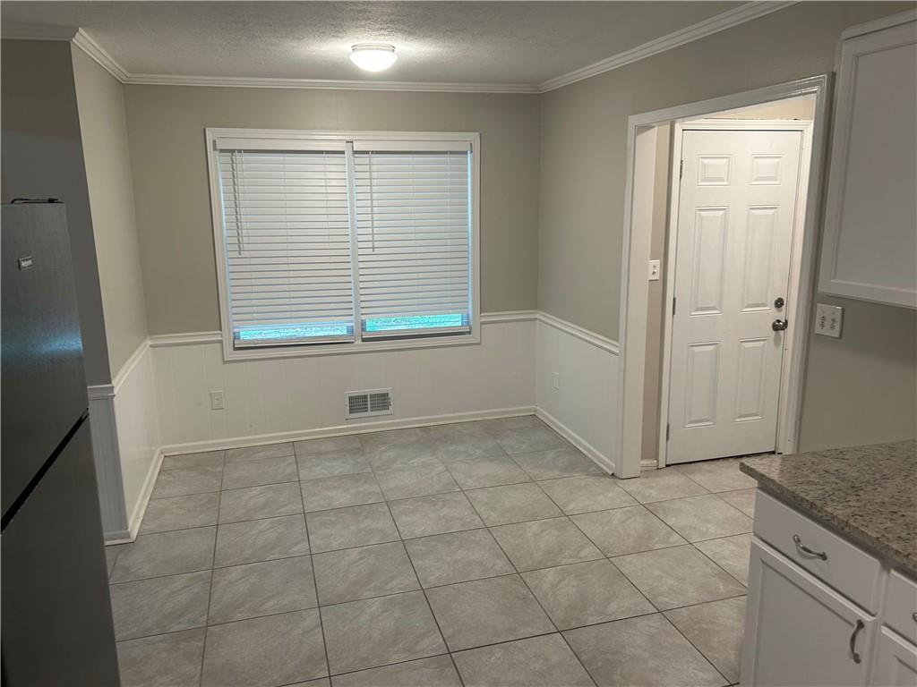 1093 Hasty Court, Lilburn, Georgia image 7