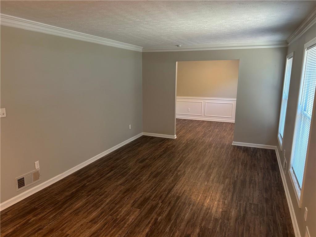 1093 Hasty Court, Lilburn, Georgia image 3