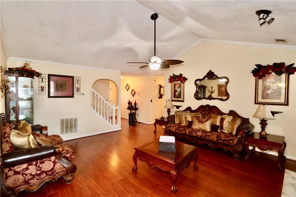 9502 Whaleys Lake Trace