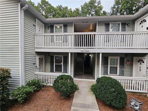 Homes For Sale - 1909 Brian Way<br/> Decatur, GA 30033