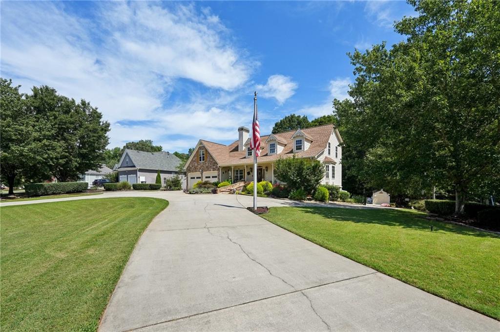5492 Twin Oak Drive