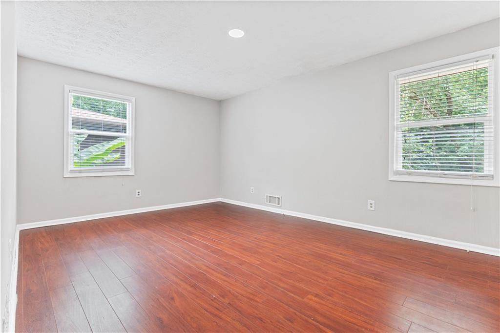 1563 Greenwood Drive