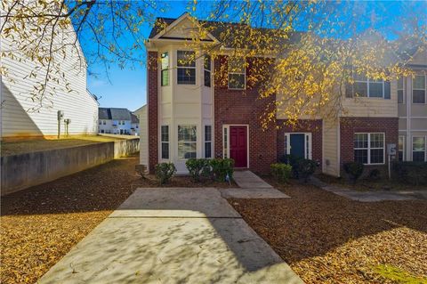 Townhouse For Sale - 390 Brookview Drive<br/> Riverdale, GA 30274