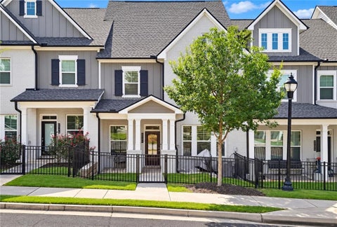 Townhouse For Sale - 2784 Bell Drive<br/> Smyrna, GA 30080