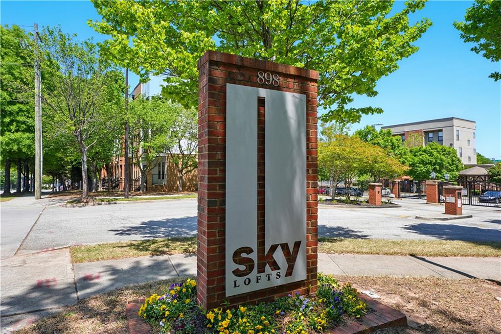 Welcome home to this inviting 2-bedroom, 1-bathroom condo in the historic and vibrant West End of Atlanta. Located in a gated community with secure access, a pool, fitness center, and elevator, this home offers comfort, convenience, and a true city-living experience.
Inside, you’ll find 10-foot ceilings, durable flooring, and an open layout that makes everyday living easy. The kitchen features granite countertops and stainless steel appliances, with plenty of room to cook and gather. Both bedrooms are spacious and versatile, ideal for guests, a home office, or creative space with great storage throughout.
Enjoy being just steps from the Atlanta BeltLine and minutes from the AUC, surrounded by local favorites like Rodney Scott BBQ, Monday Night Garage, and Slim & Husky’s. Take a stroll through Adair Park or explore the growing Lee + White development—all just outside your door. With MARTA nearby and easy highway access, getting around the city couldn’t be easier.
This FHA-approved home also qualifies for a seller-funded 2-1 rate buy-down and 100% financing through our preferred lender. A solid choice for first-time buyers or anyone looking to enjoy the energy and convenience of in-town living, this West End condo is ready to welcome you home.