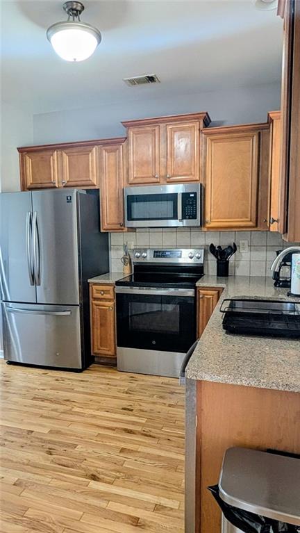 3150 Thorngate Court