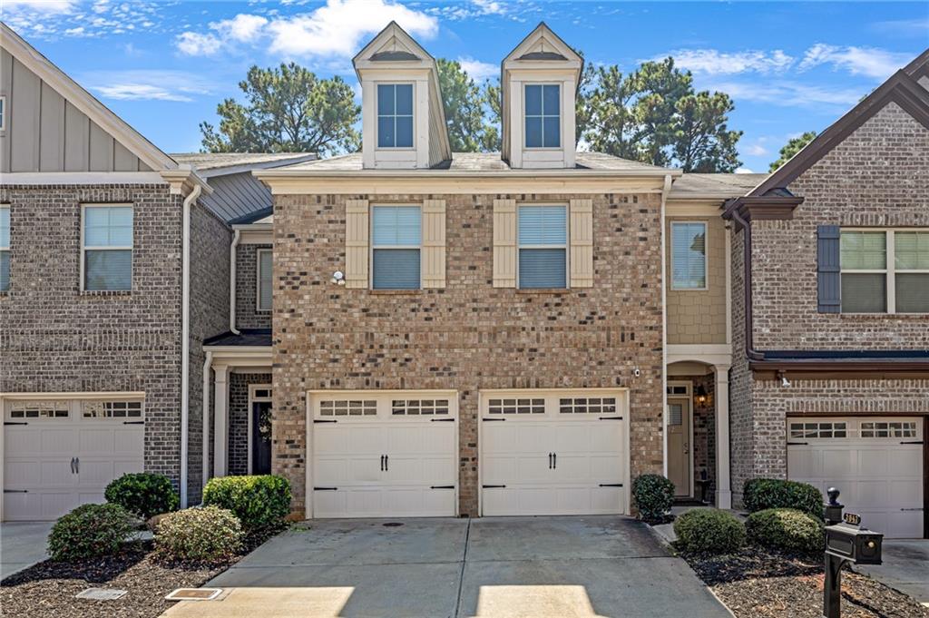 Beautifully Updated Brick Front Townhome in Prime Marietta Location – Minutes from The Battery/ Truist Park, I-75 & The Battery Atlanta close to shopping, dining, golf, and entertainment.
Nestled in a quiet, well-maintained community. Perfectly located just minutes from Marietta Square and Smyrna Market Village, this property offers the ultimate blend of comfort, convenience, and lifestyle.
Step inside to find a light-filled floor plan with luxury vinyl plank flooring on the main level and a mix of fresh carpet and hardwoods upstairs. The modern kitchen is a showstopper, featuring granite countertops, stainless steel appliances, a huge walk-in pantry, ample cabinet space, and an island with outlets—ideal for cooking, entertaining, or casual dining.
Upstairs, retreat to your oversized master suite with vaulted ceiling and a spacious walk-in closet. All three bedrooms offer walk-in closets, providing plenty of storage. The versatile upstairs loft adds bonus living space for a home office, playroom, or media nook.
Enjoy evenings in your fully fenced backyard—perfect for pets, outdoor dining, or simply relaxing. Additional highlights include a 2-car front entry garage, recessed lighting, and access to a sparkling community pool.