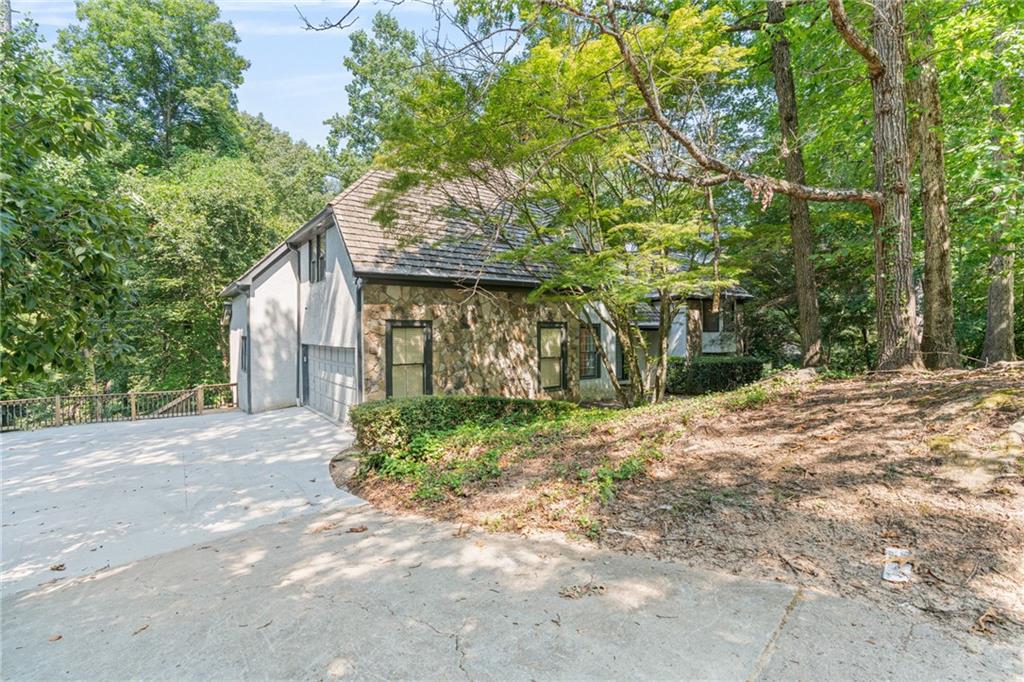 8240 Grogans Ferry Rd