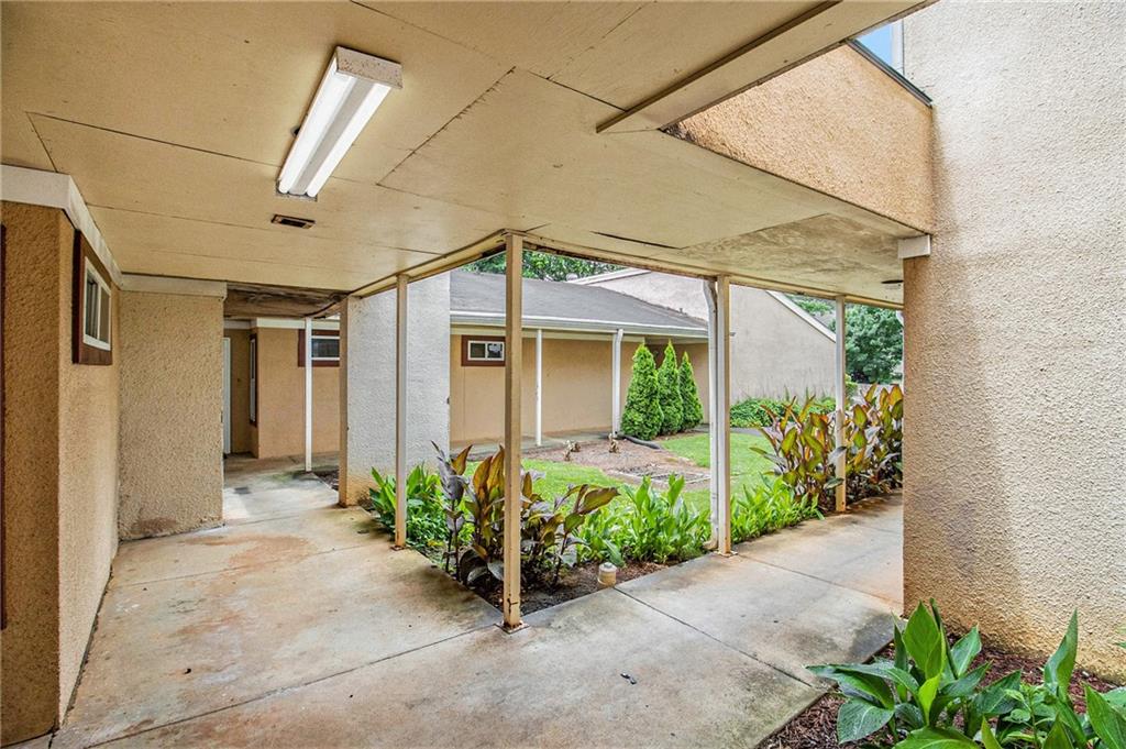 2039 Oak Park Lane