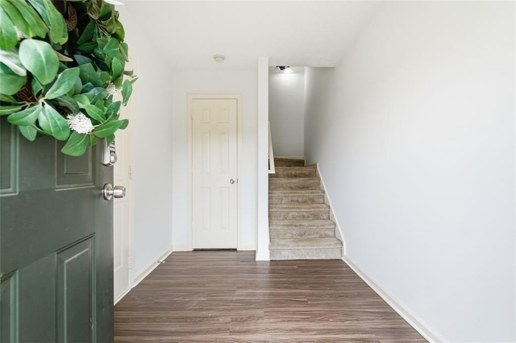 2533 Stonegate Drive NW