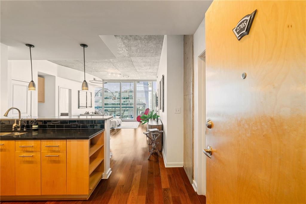 3324 Peachtree Road NE 2705