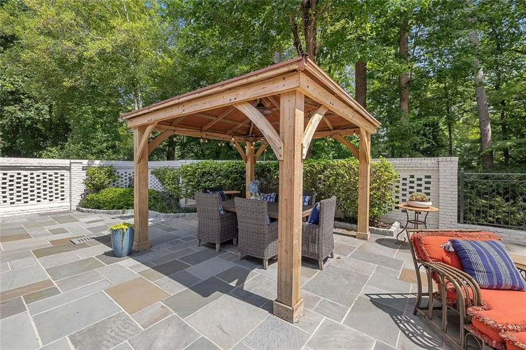 Atlanta, Georgia 30305, United States, 4 Bedrooms Bedrooms, ,5 BathroomsBathrooms,Residential,Active,168847