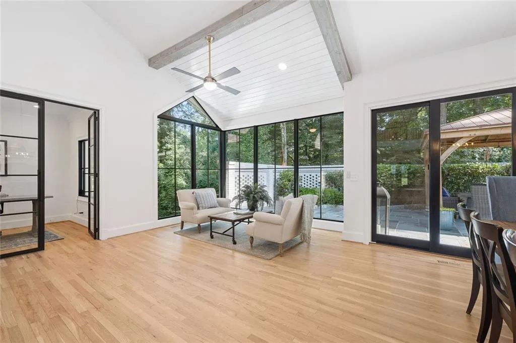 Atlanta, Georgia 30305, United States, 4 Bedrooms Bedrooms, ,5 BathroomsBathrooms,Residential,Active,168847