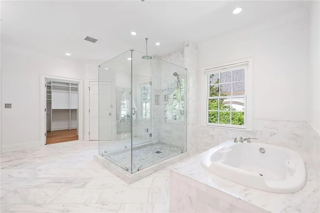 Atlanta, Georgia 30305, United States, 4 Bedrooms Bedrooms, ,5 BathroomsBathrooms,Residential,Active,168847